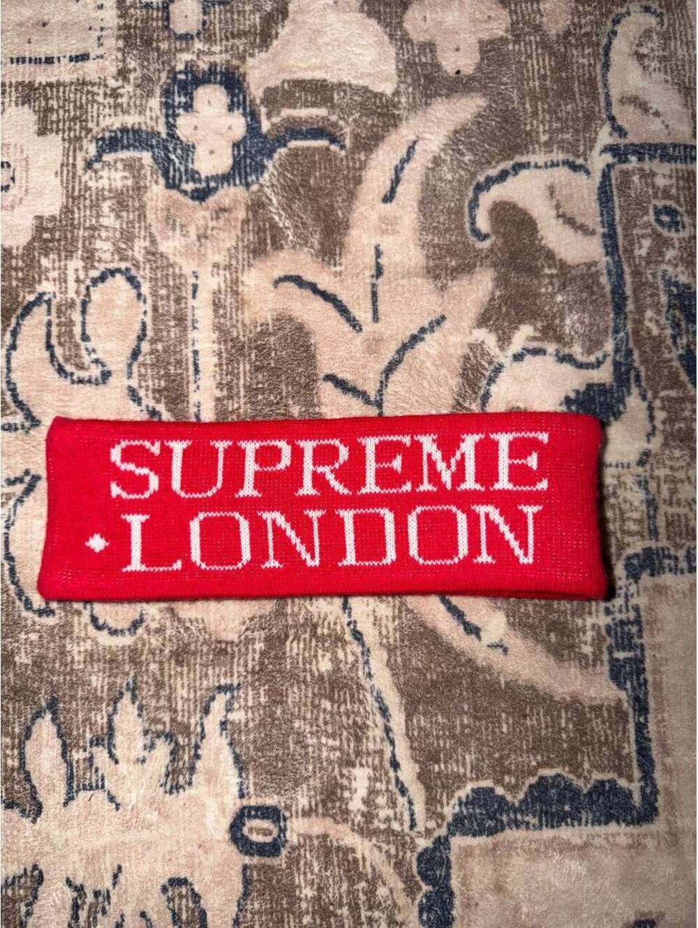 Supreme London New York Paris 2019 Knit Headband Red Size One Size - Very good